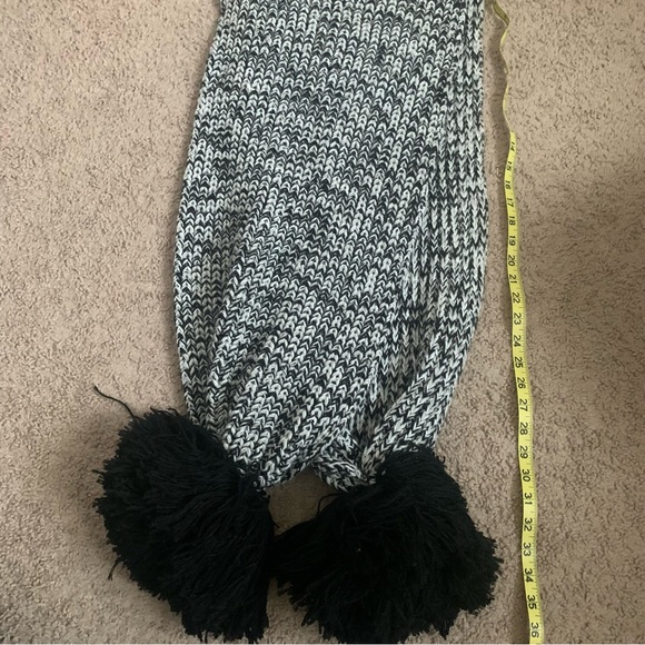 Helene Berman London Chunky Ribbed Knit Pom Pom Scarf Extra Long - Picture 6 of 6
